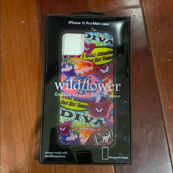 Diva Wildflower Urban Outfitters exclusive case